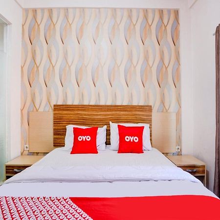 Oyo 90263 Hotel Diva Golf Бенгкулу Экстерьер фото
