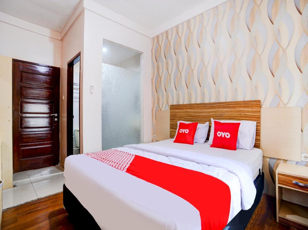 Oyo 90263 Hotel Diva Golf Бенгкулу Экстерьер фото