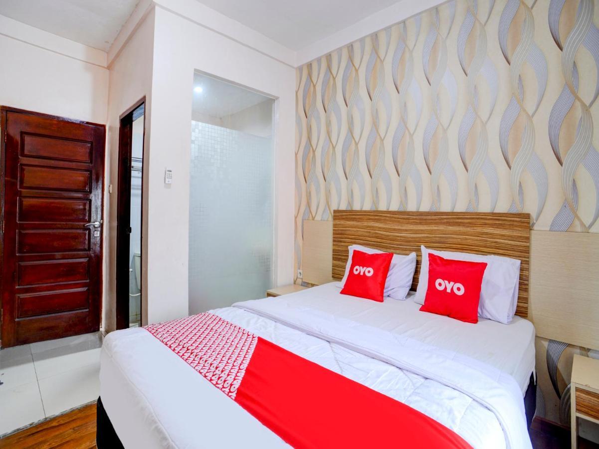 Oyo 90263 Hotel Diva Golf Бенгкулу Экстерьер фото